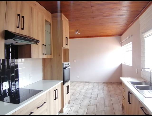 3 BEDROOM FREESTANDING SOLD IN RANDLESPARK